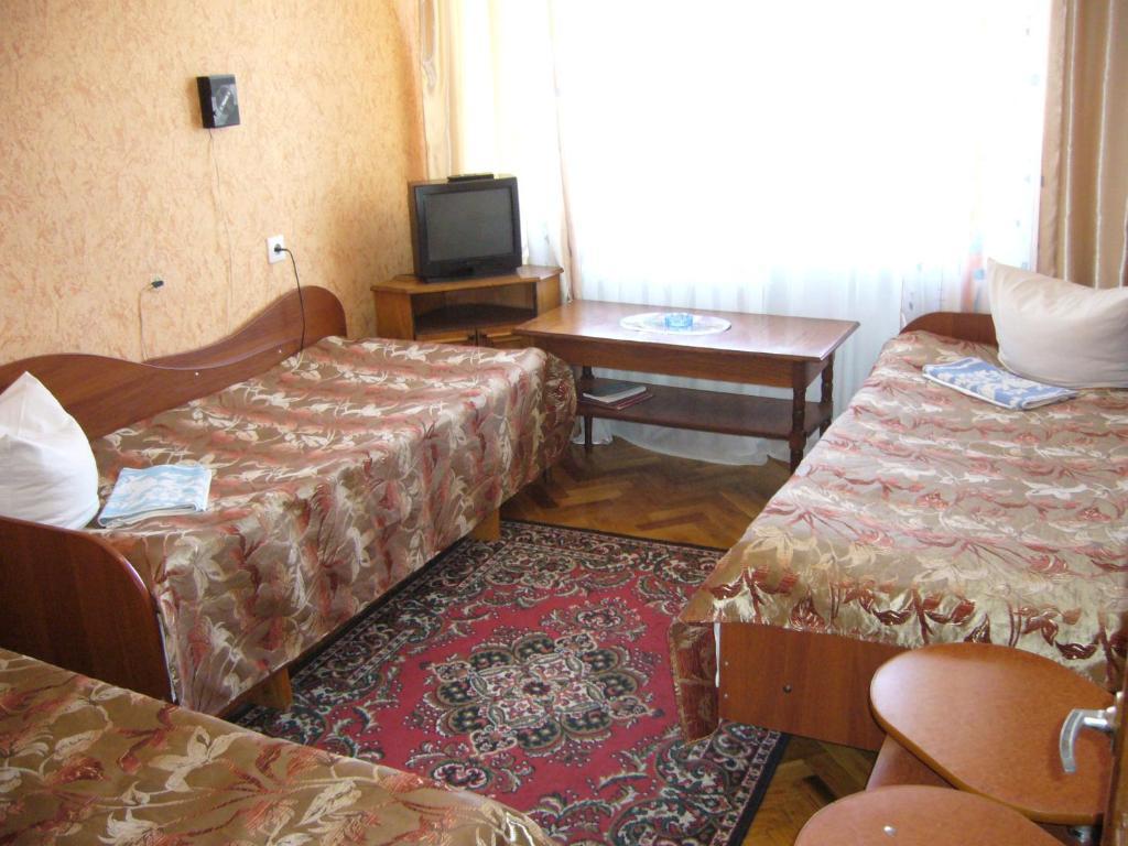 Hotel Profspilkovyi Lutsʼk Zimmer foto